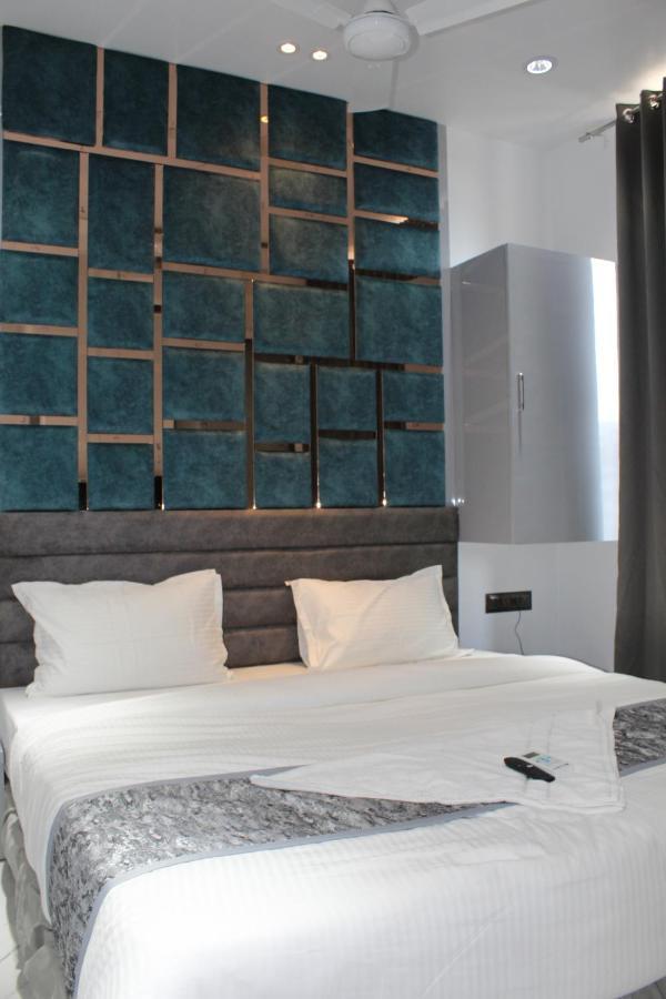 Hotel The Lowell Surat Eksteriør billede