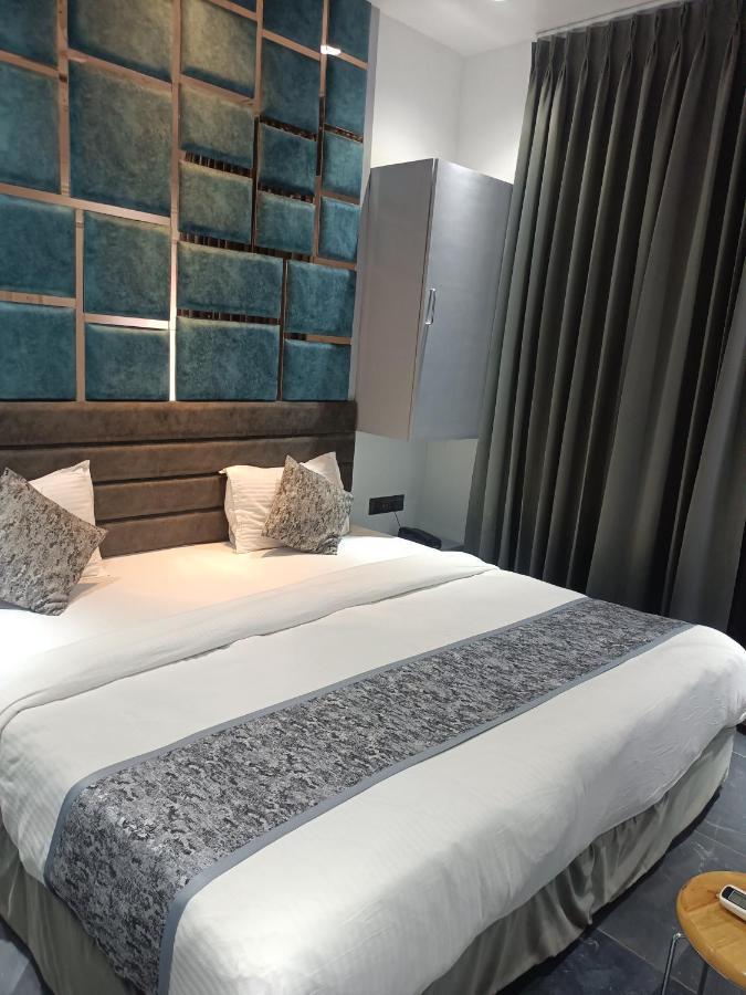 Hotel The Lowell Surat Eksteriør billede