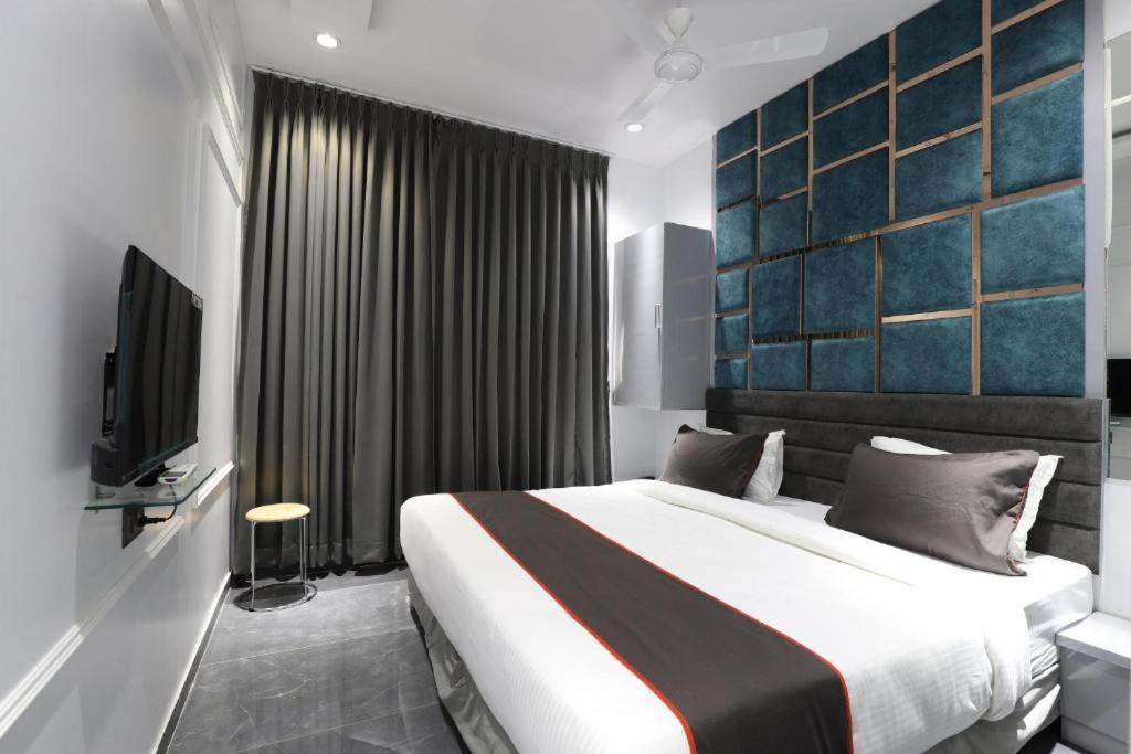 Hotel The Lowell Surat Eksteriør billede